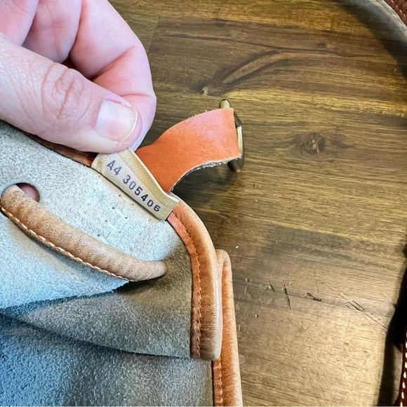 Dooney & Bourke Vintage Bucket Drawstring Hobo Shoulder Bag All Leather Logo - Picture 13 of 16